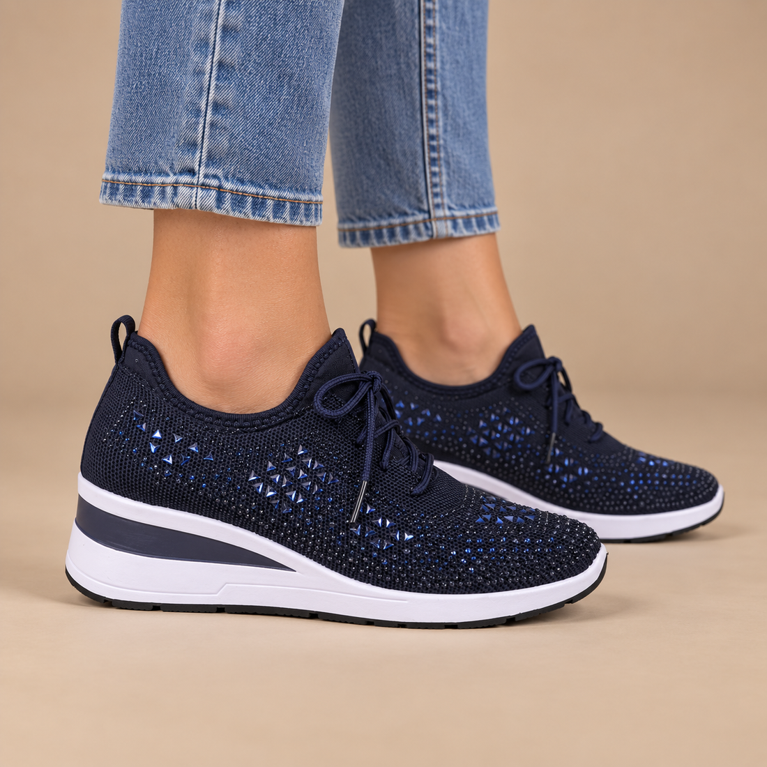 Ortopædiske sneakers til dame med kilehæl og glimmer