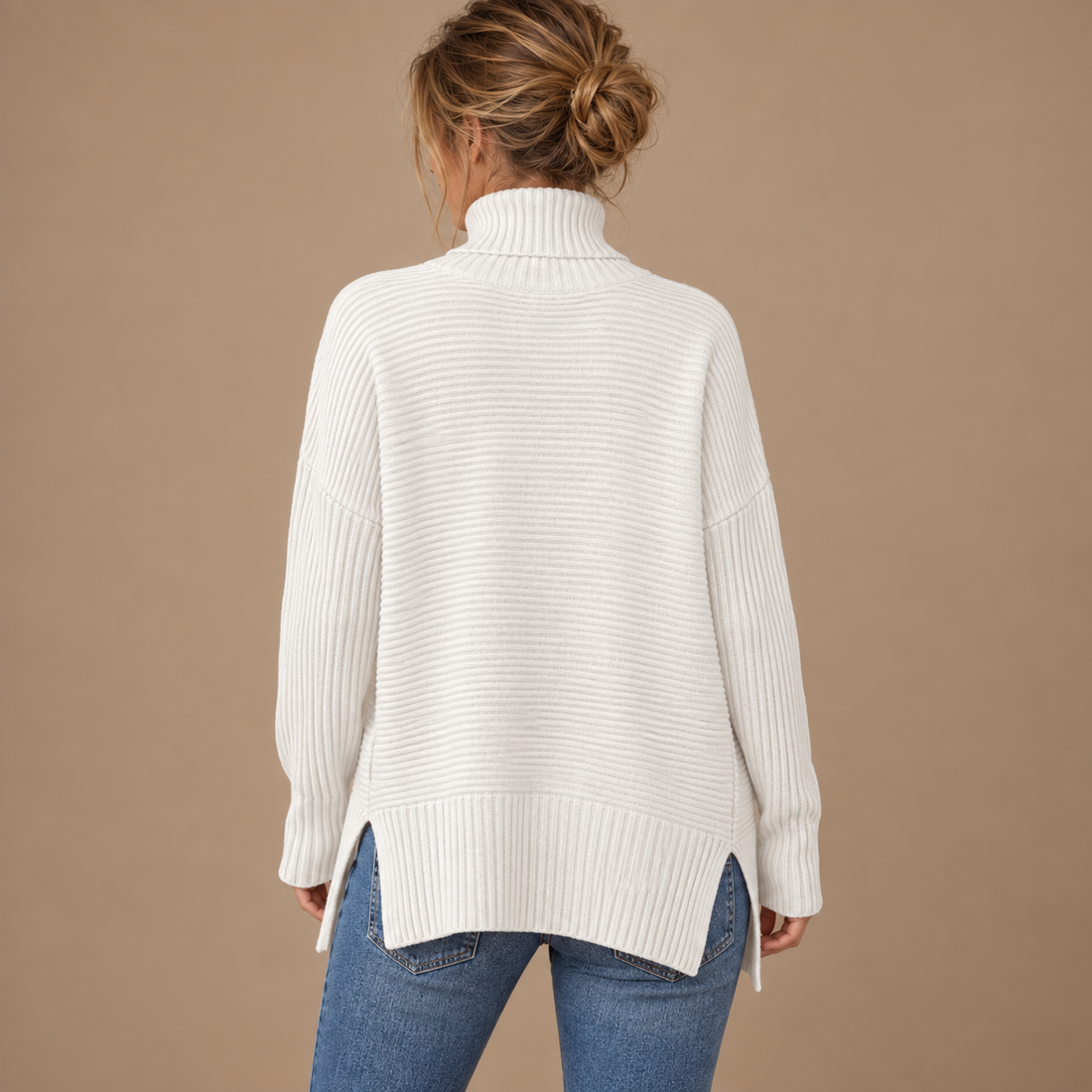 Rullekravesweater til dame med slidser i siden