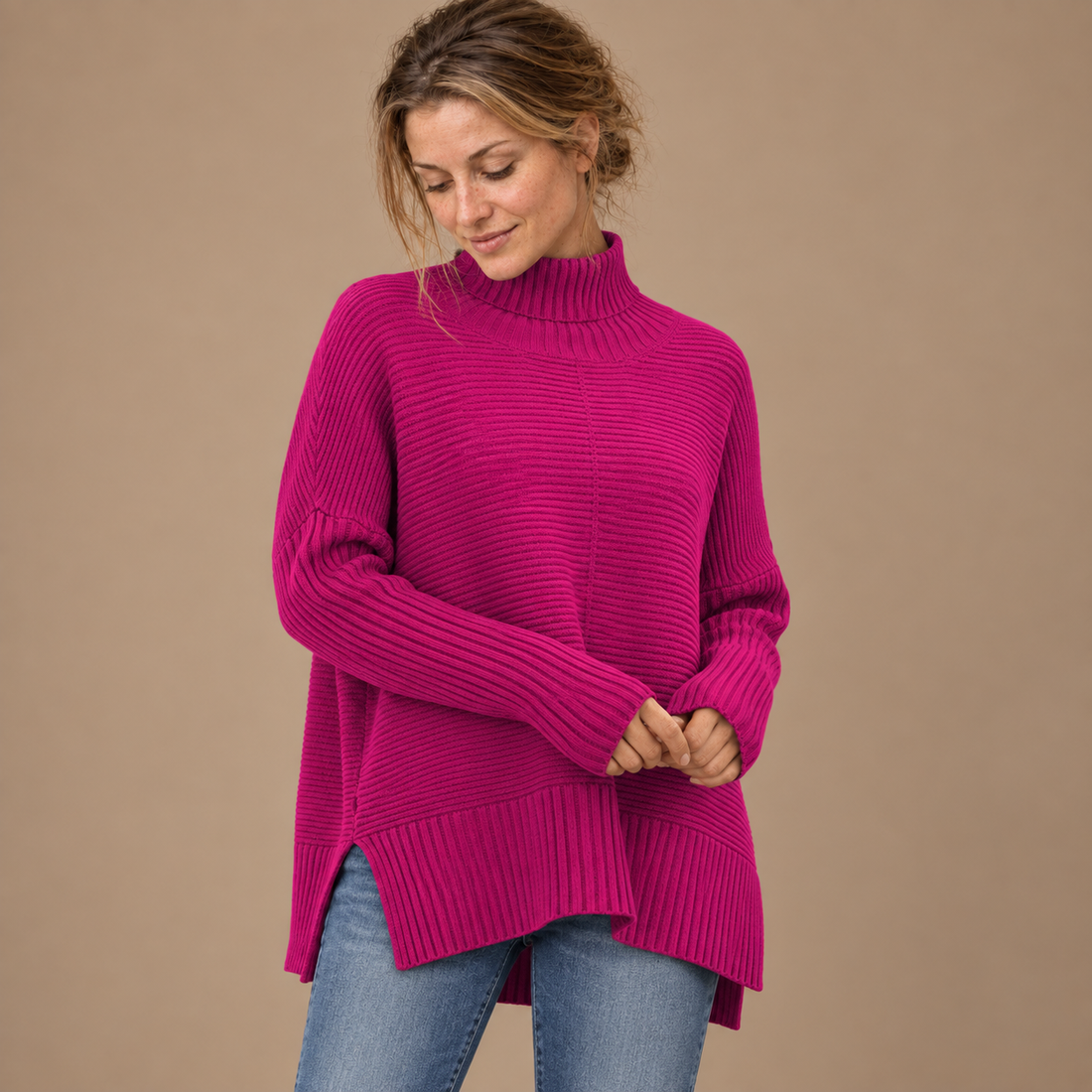 Rullekravesweater til dame med slidser i siden