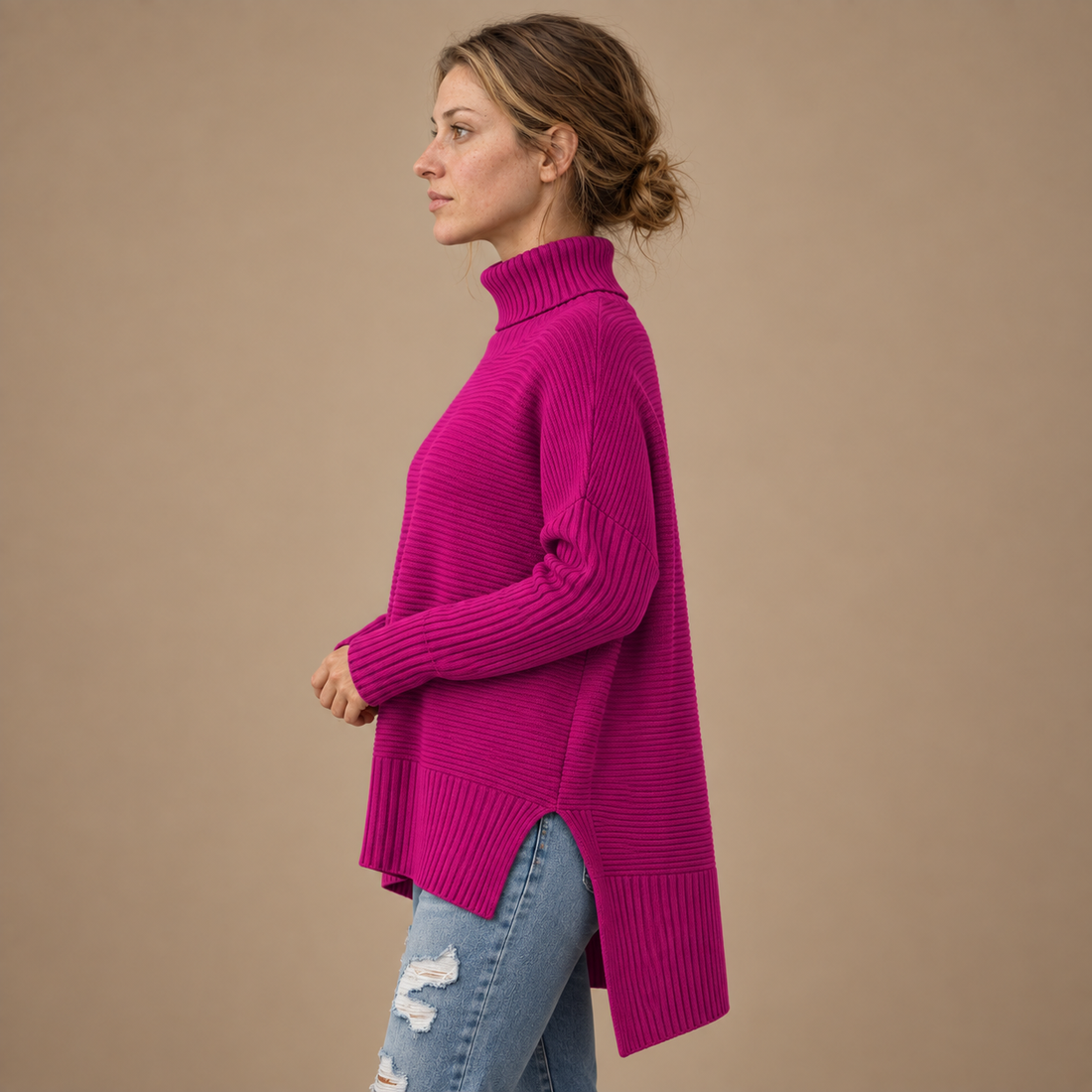 Rullekravesweater til dame med slidser i siden