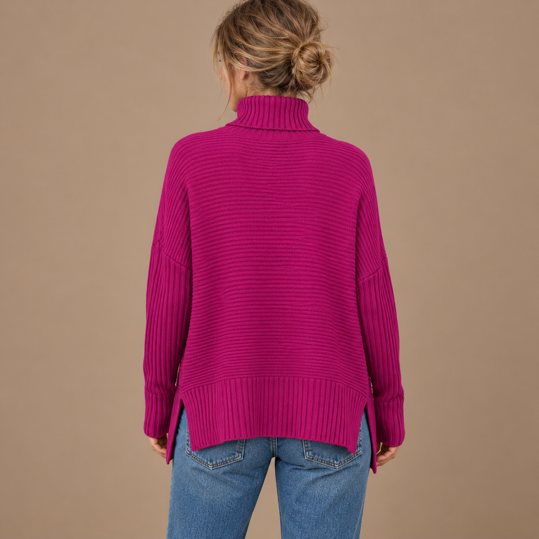 Rullekravesweater til dame med slidser i siden