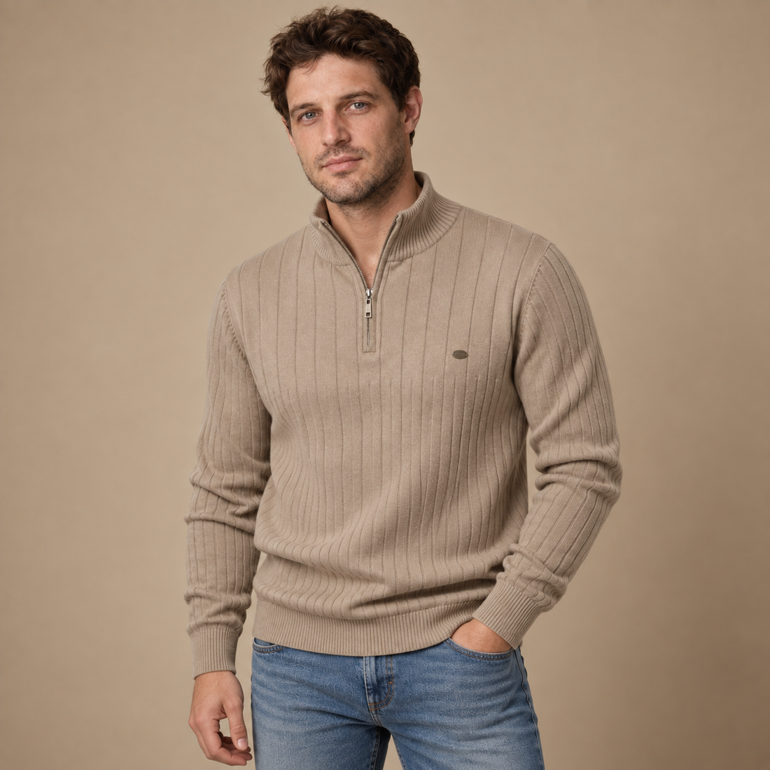 Strikket herresweater med struktureret pasform