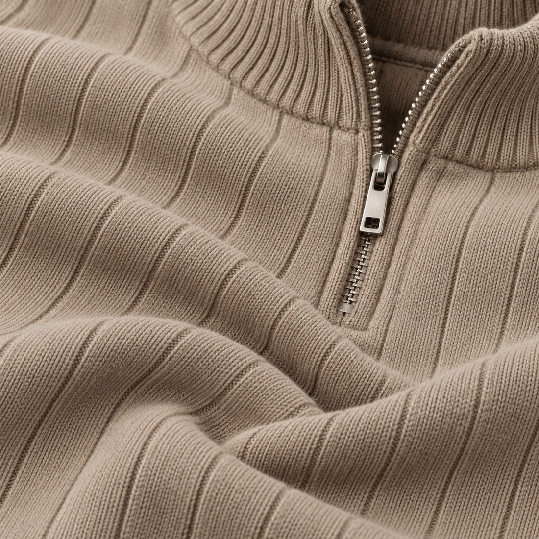 Strikket herresweater med struktureret pasform