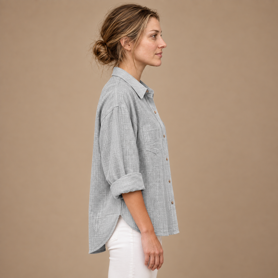 Oversized skjorte til dame med brystlomme
