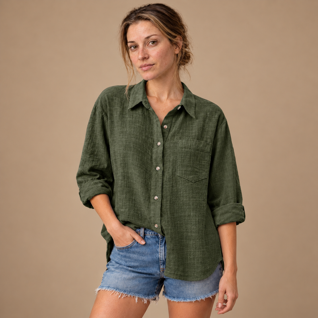 Oversized skjorte til dame med brystlomme