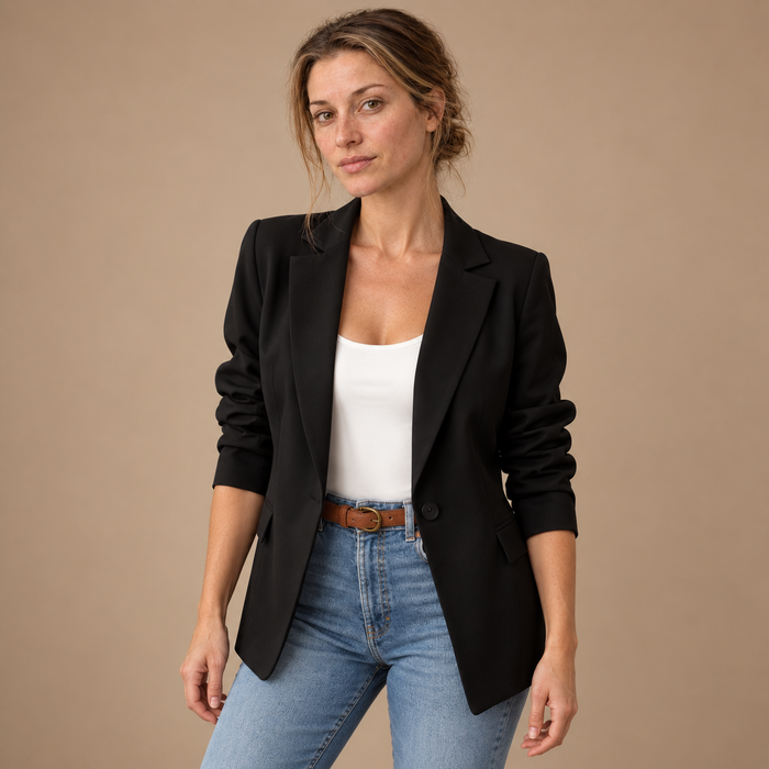 Blazer til dame med reverskrave og rynkede ærmer