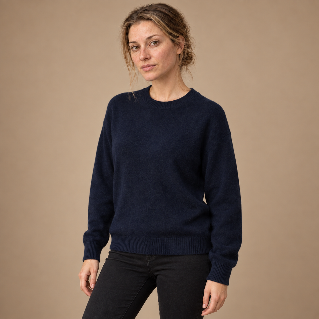 Strikket sweater til dame med løs pasform