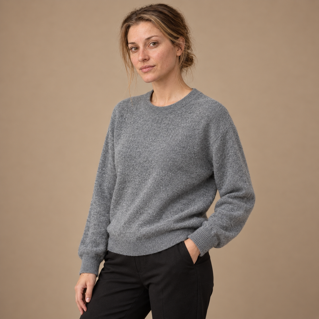 Strikket sweater til dame med løs pasform