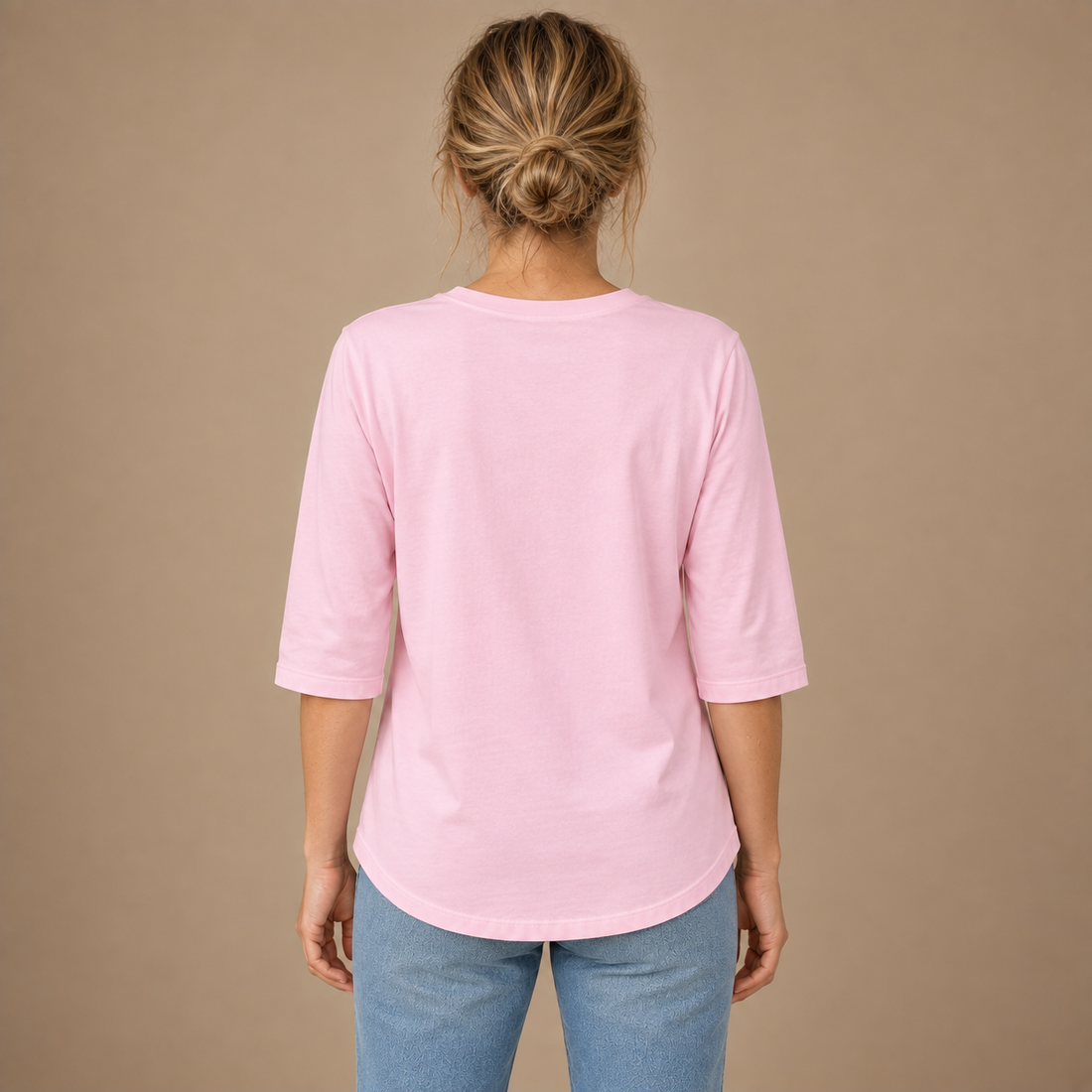 T-shirt til dame med rund hals og trekvartærmer