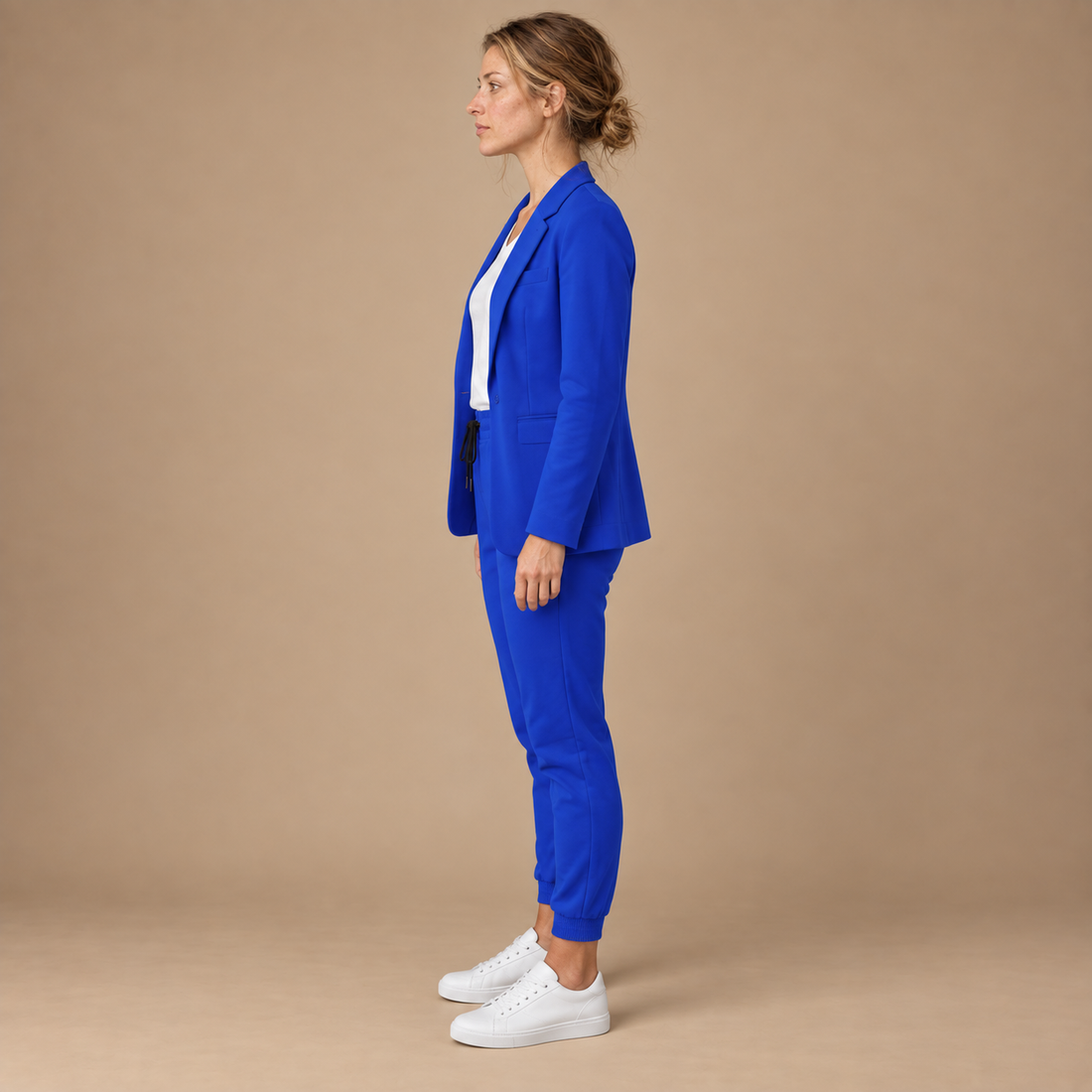 Buksedragt til dame med blazer og lige bukser