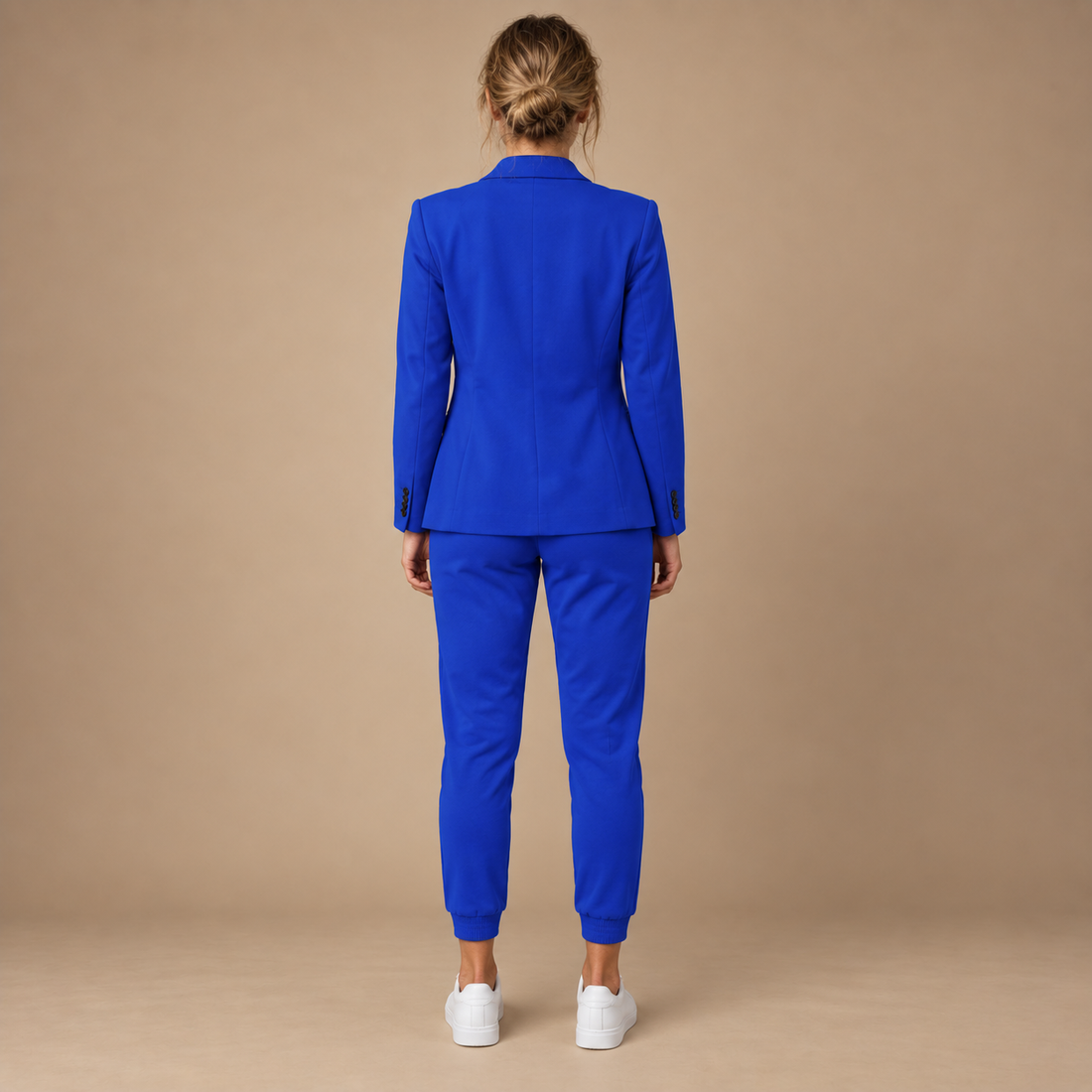Buksedragt til dame med blazer og lige bukser