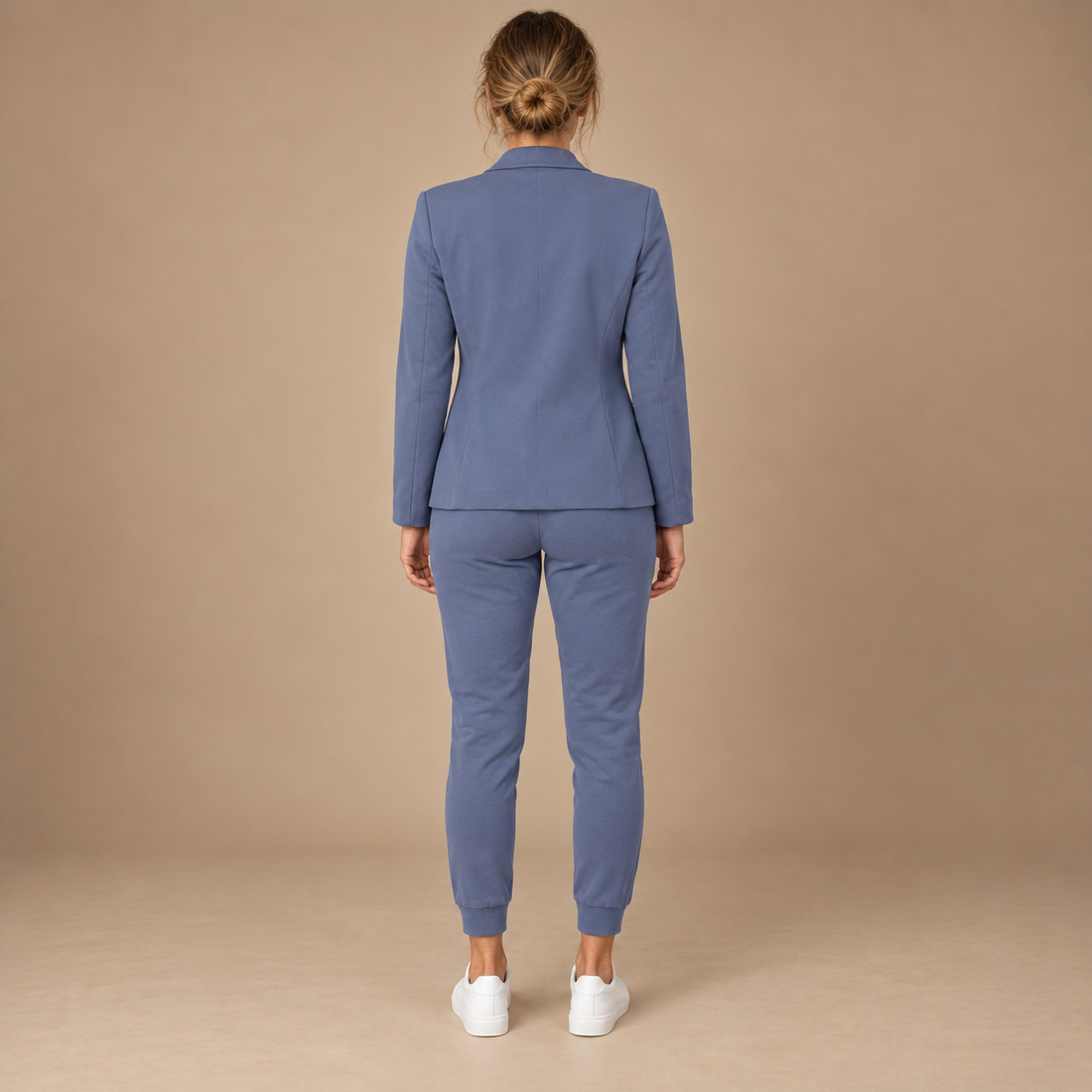 Buksedragt til dame med blazer og lige bukser