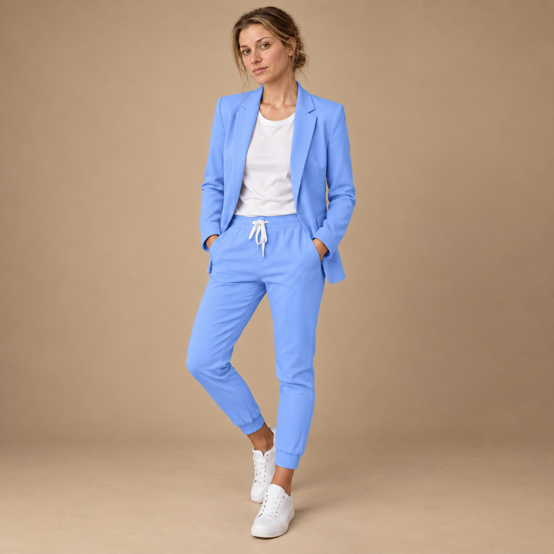 Buksedragt til dame med blazer og lige bukser
