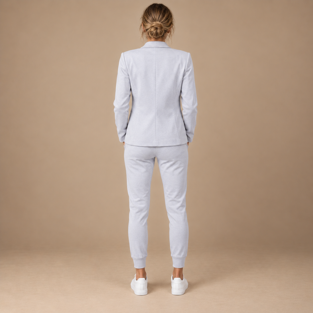 Buksedragt til dame med blazer og lige bukser
