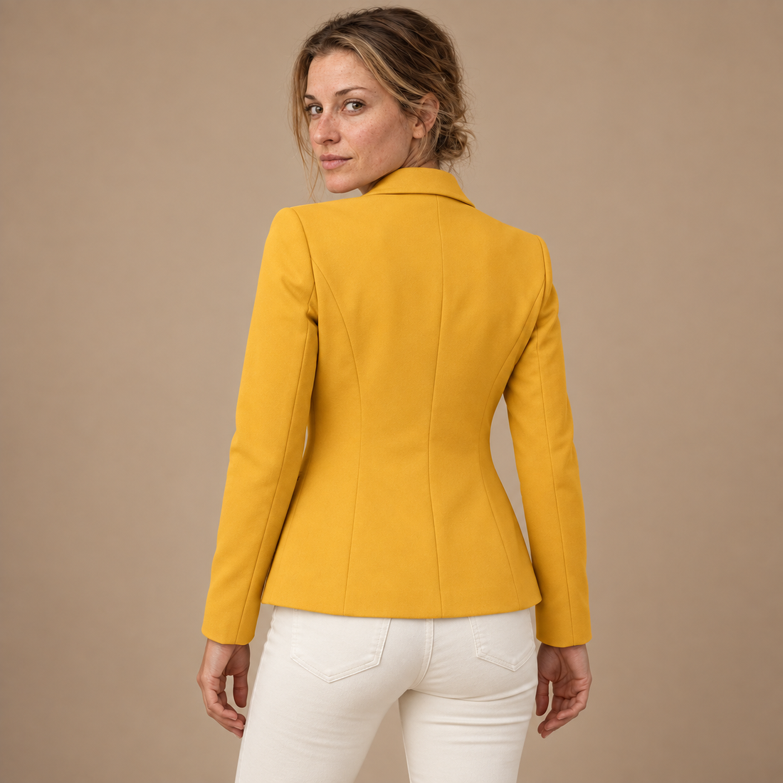 Taljeret blazer til dame med én knap