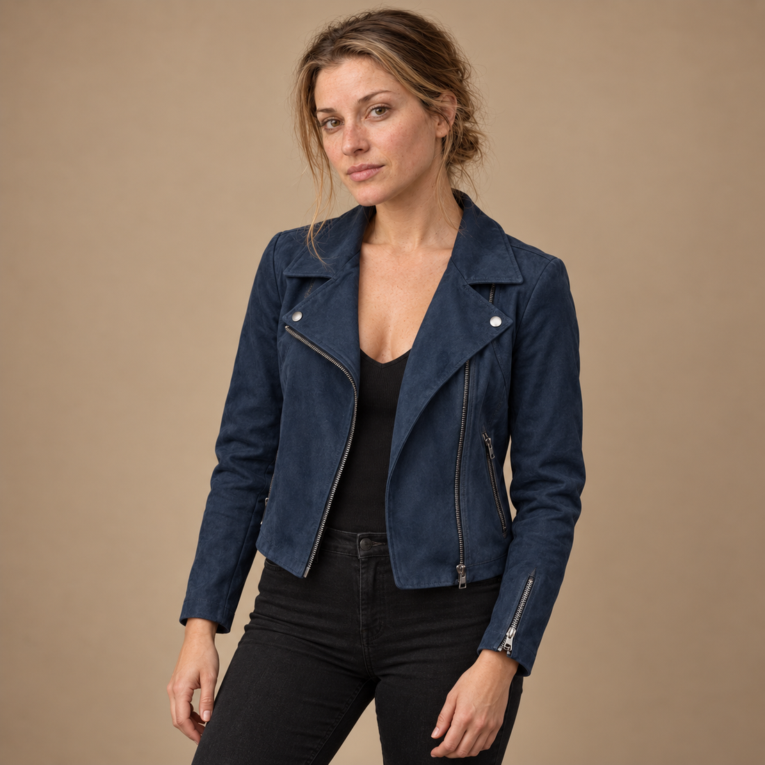 Læderjakke til dame i bikerstil