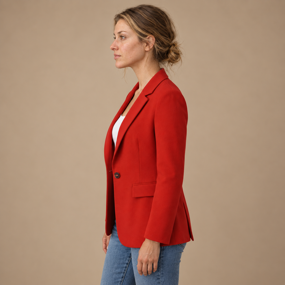 Taljeret blazer til dame med revers og klaplommer