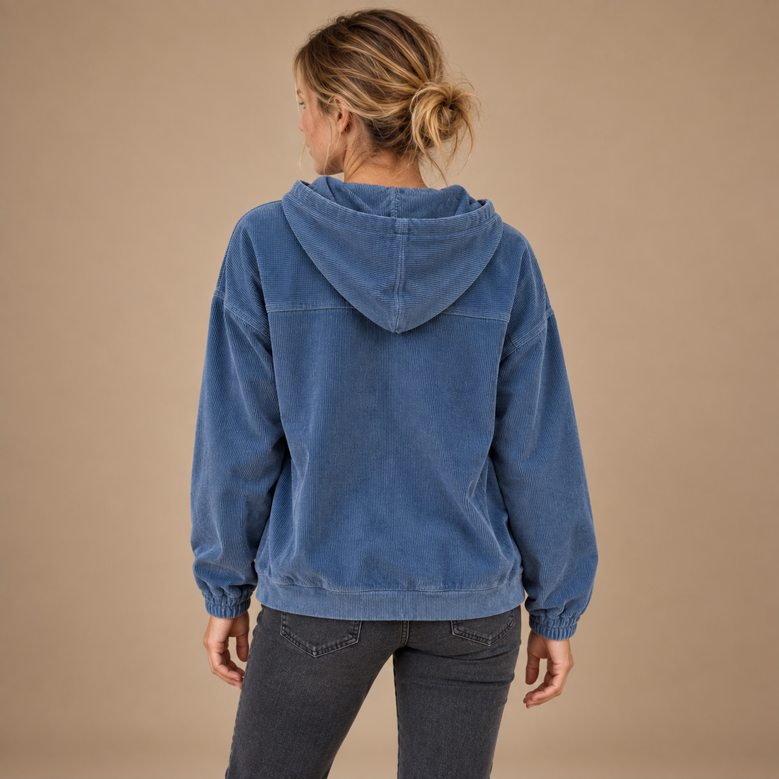 Hoodie til dame med bredt snit
