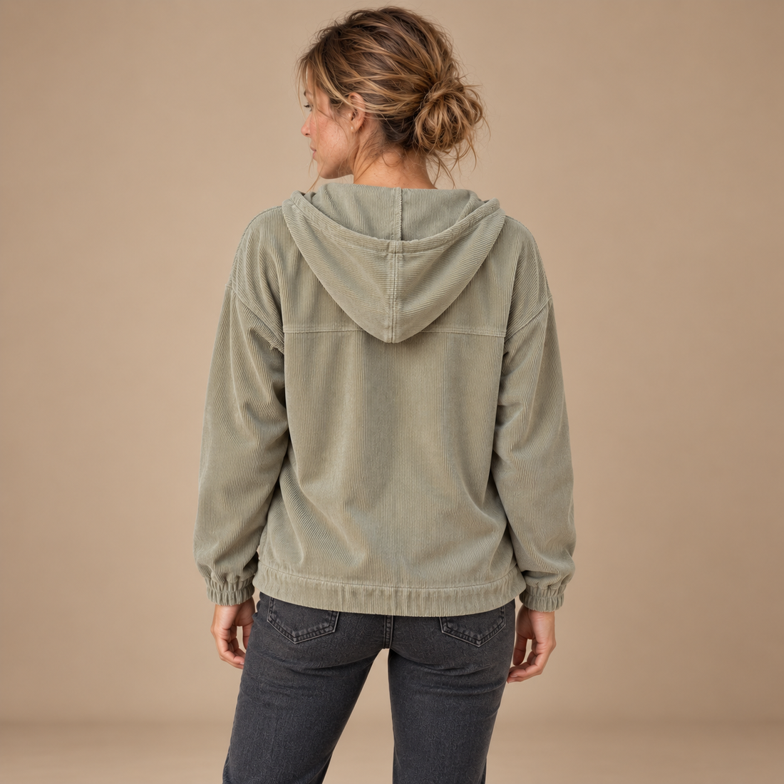 Hoodie til dame med bredt snit
