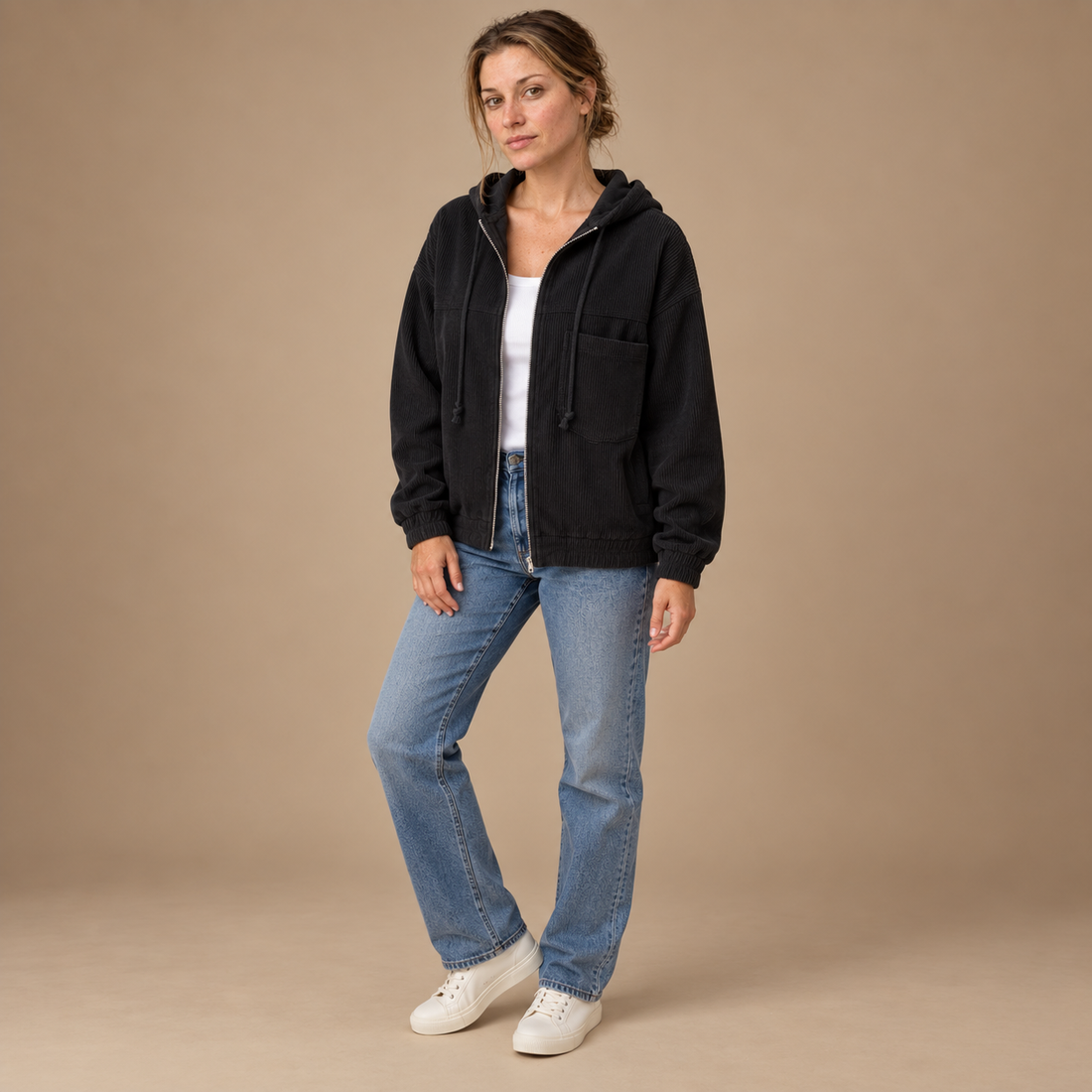 Hoodie til dame med bredt snit