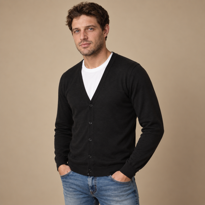 Finstrikket herrecardigan med V-hals og knapper