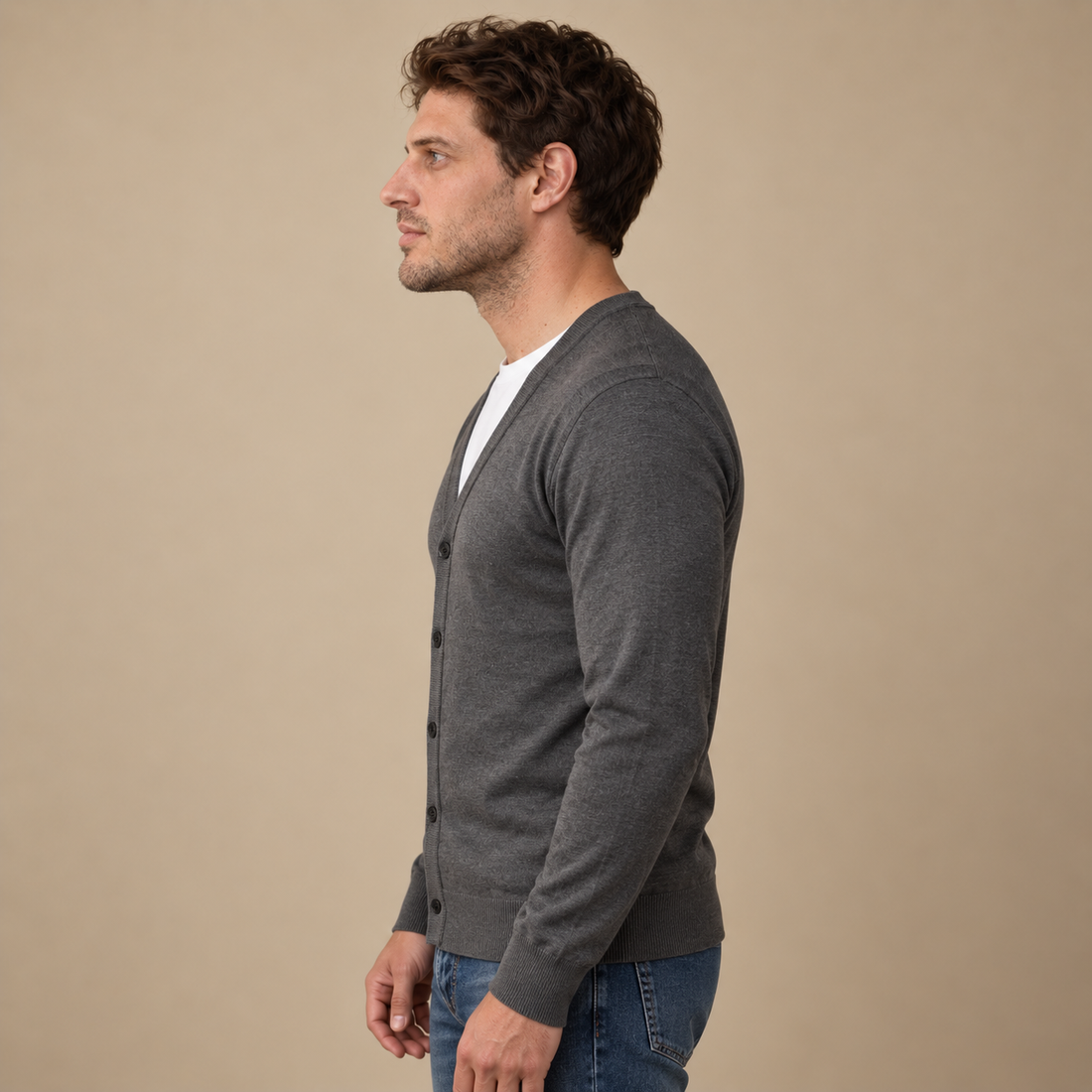 Finstrikket herrecardigan med V-hals og knapper