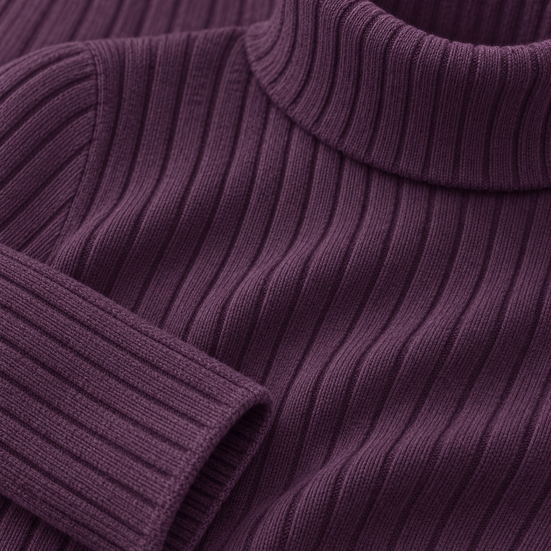 Ribstrikket rullekravesweater til dame med smal pasform