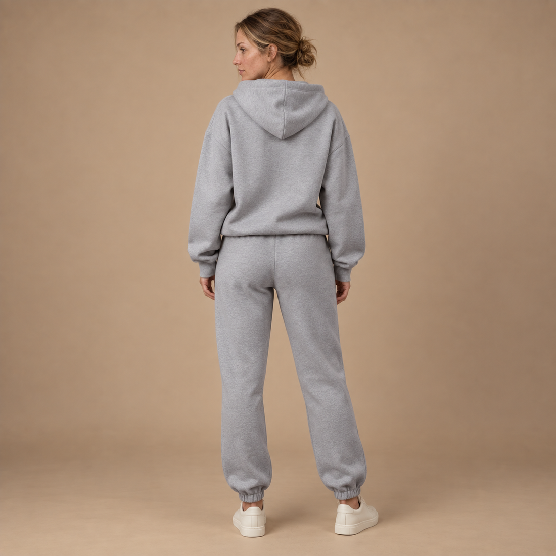 Loungesæt til dame med hættetrøje og joggingbukser
