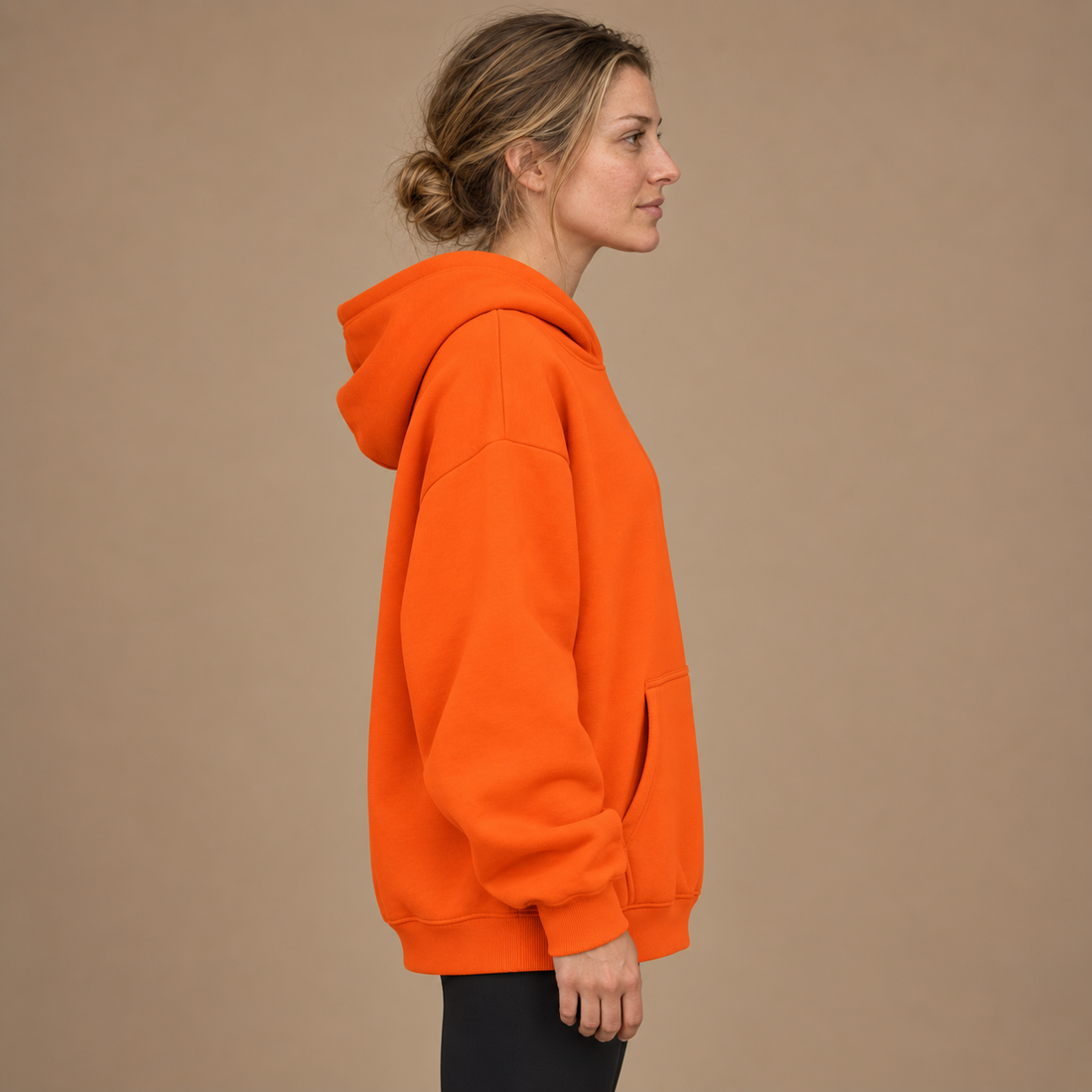Oversized hættetrøje til dame med kængurulomme