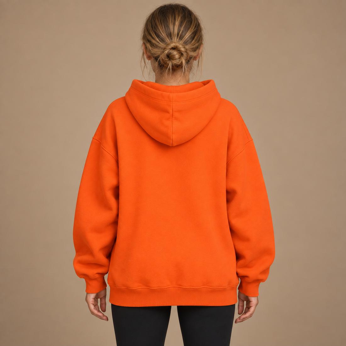 Oversized hættetrøje til dame med kængurulomme