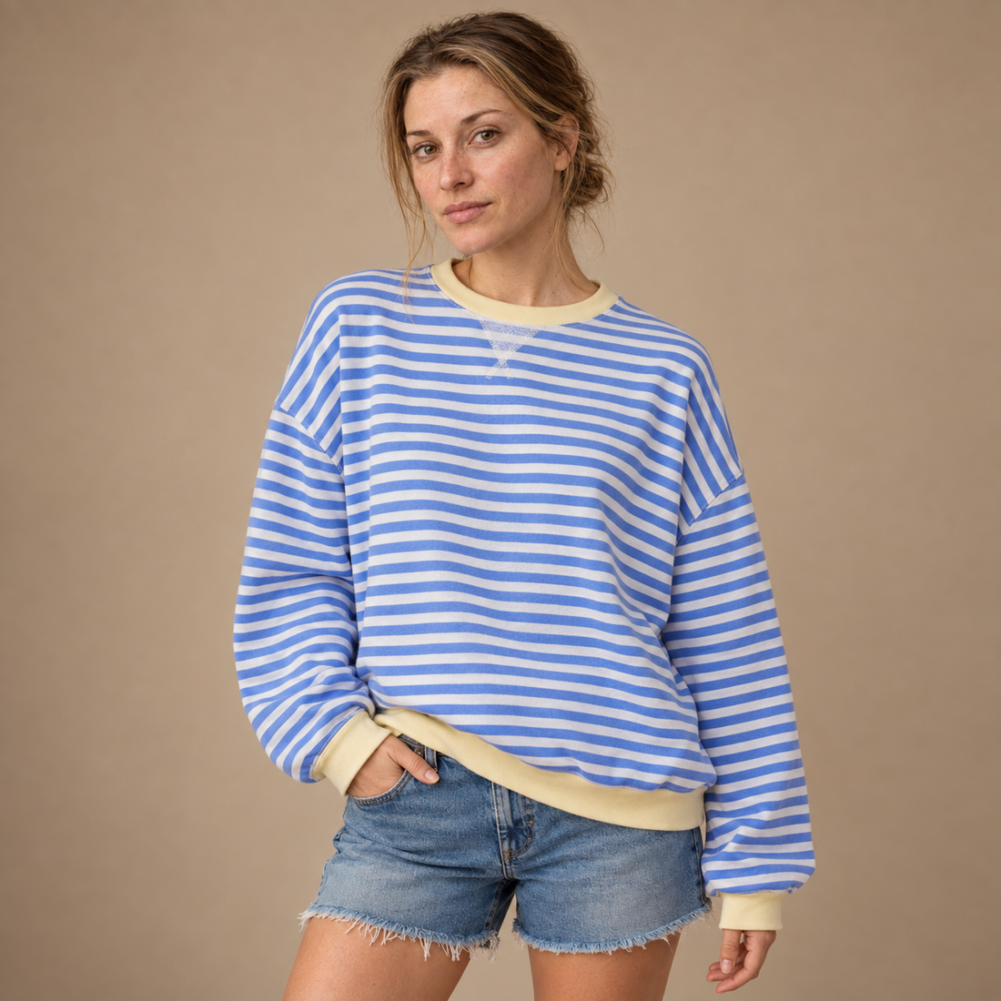 Sweatshirt til dame med striber og kontrastkanter