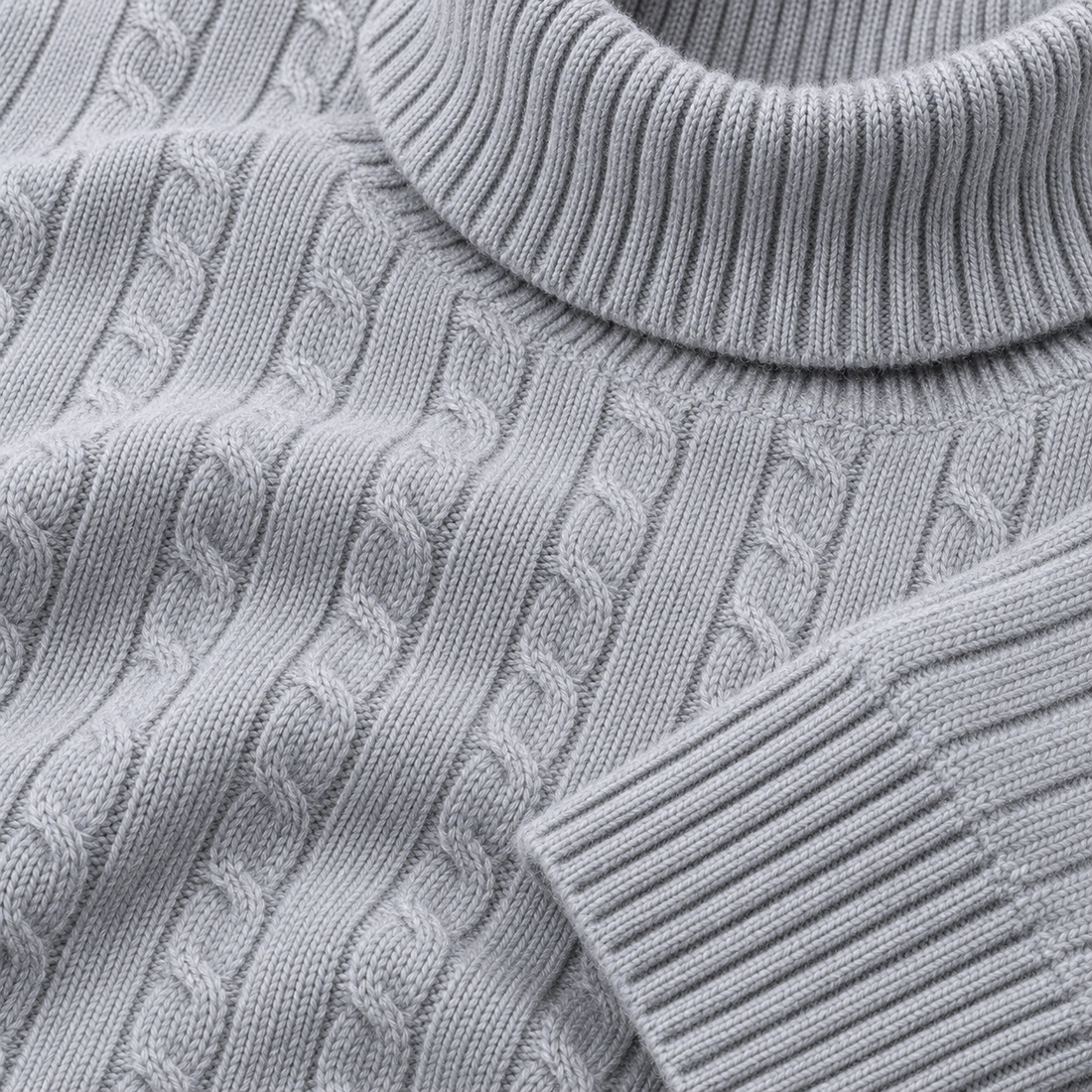 Rullekravesweater til herre i kabelstrik
