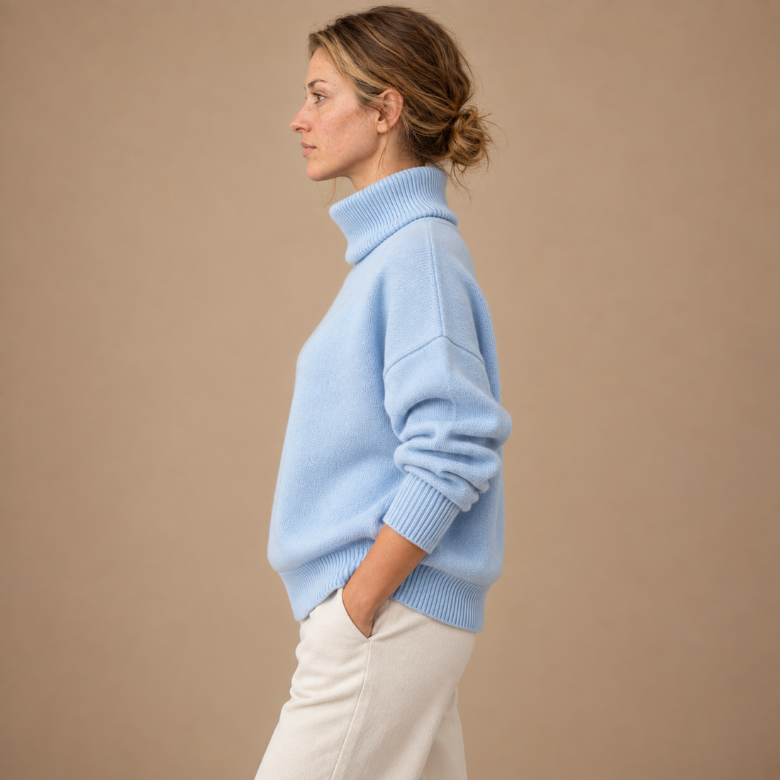 Rullekravesweater til dame med slank pasform