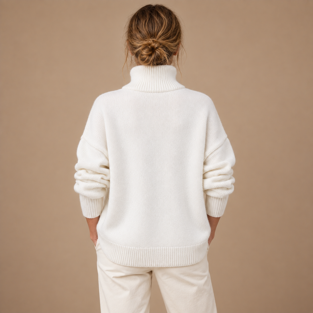 Rullekravesweater til dame med slank pasform