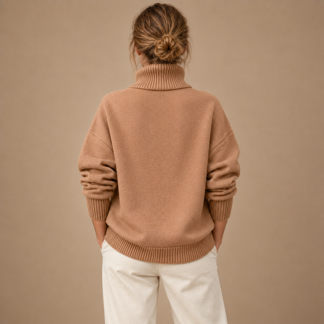 Rullekravesweater til dame med slank pasform