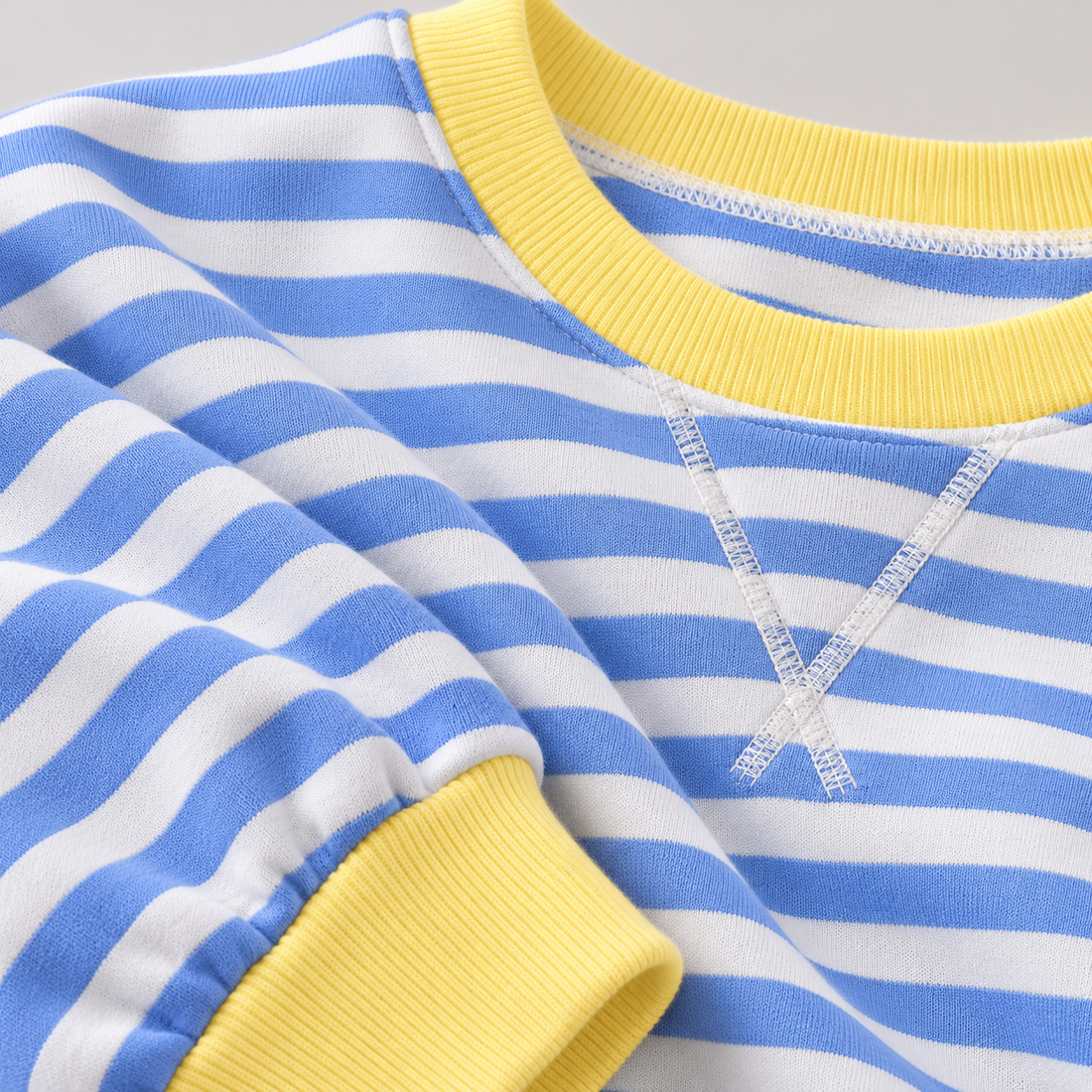 Oversized sweatshirt til dame med retrostriber
