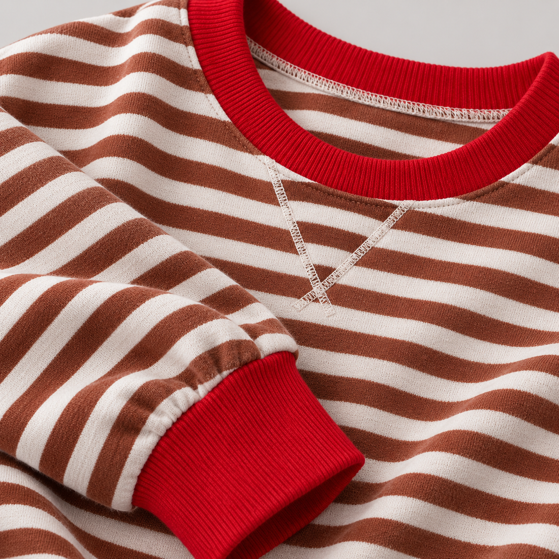 Oversized sweatshirt til dame med retrostriber