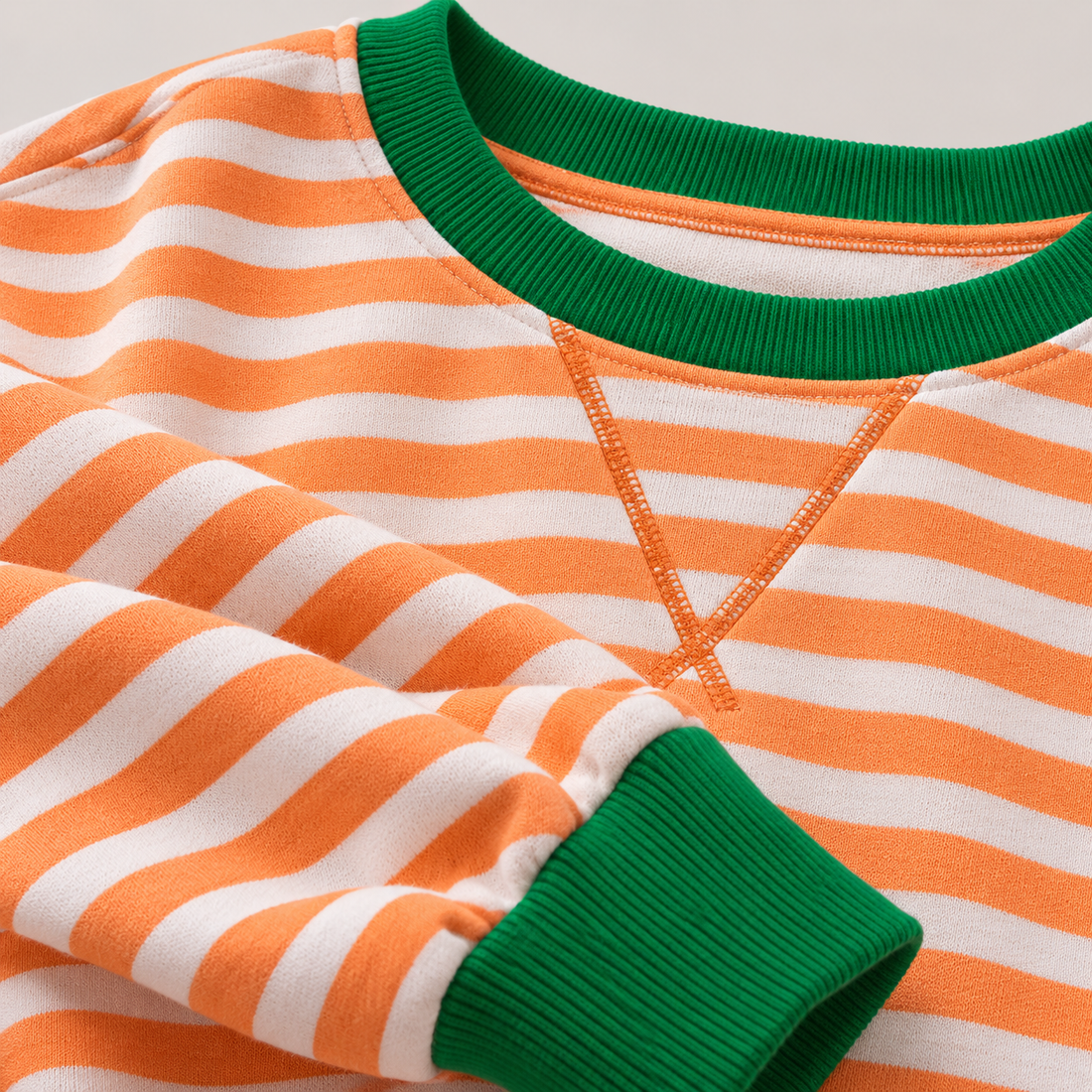 Oversized sweatshirt til dame med retrostriber