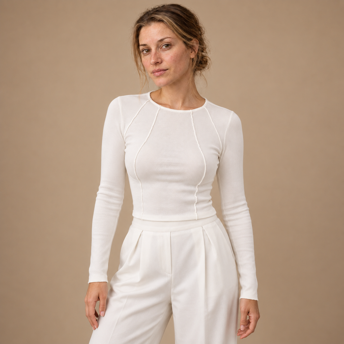 Langærmet croptop til dame i ribstrik