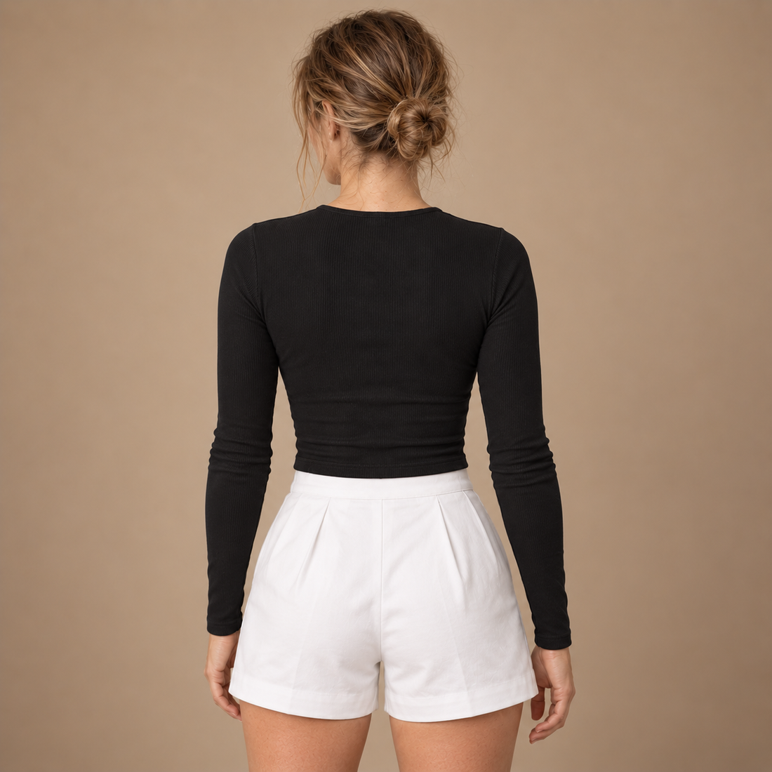 Langærmet croptop til dame i ribstrik