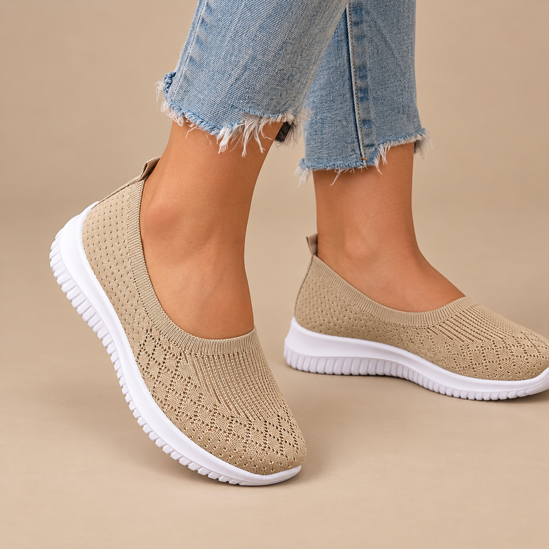 Ortopædiske slip-on sko til dame med stabil hæl