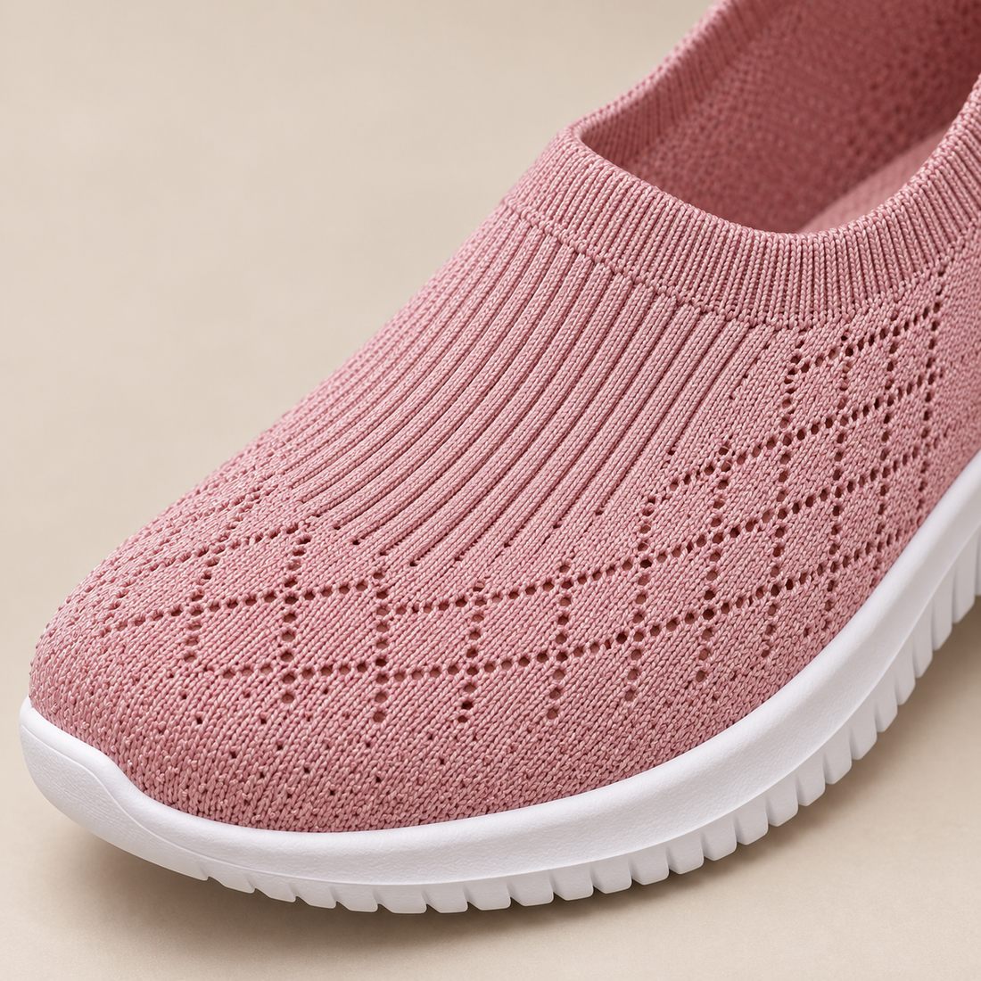 Ortopædiske slip-on sko til dame med stabil hæl