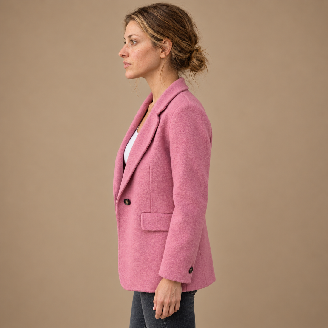 Let blazer til dame i skræddersyet snit