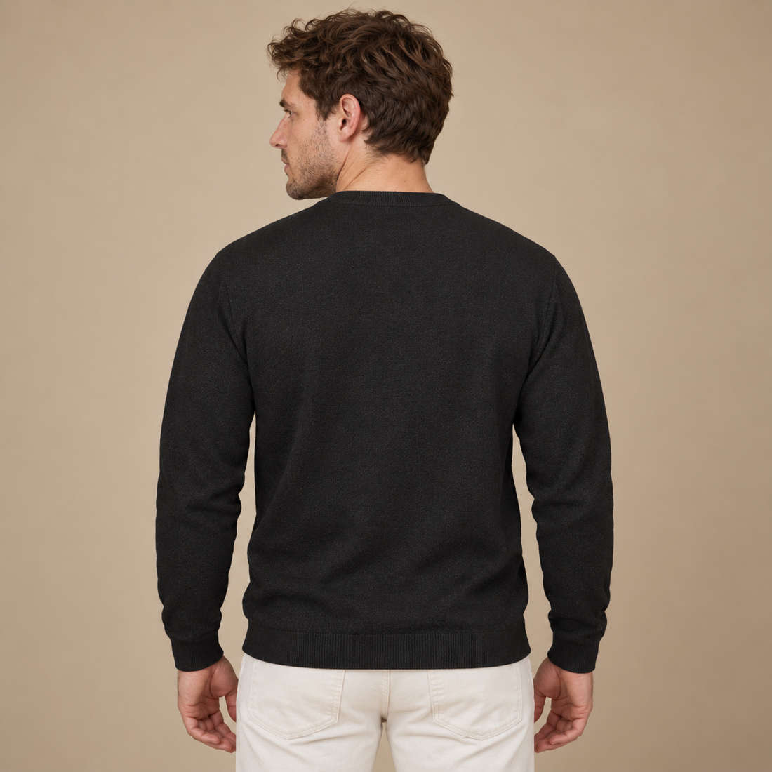 Herresweater med rund hals og tætsiddende pasform
