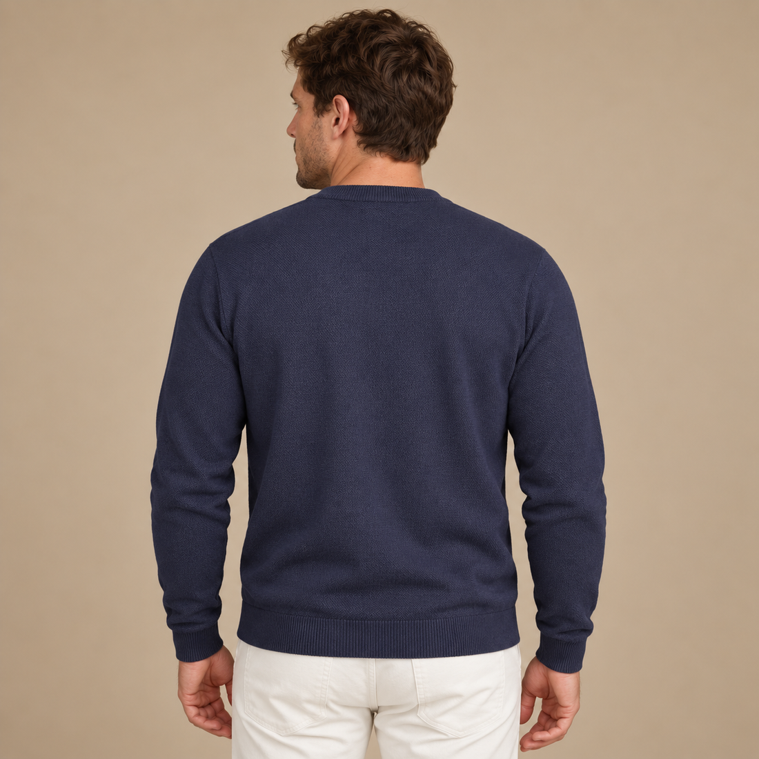 Herresweater med rund hals og tætsiddende pasform