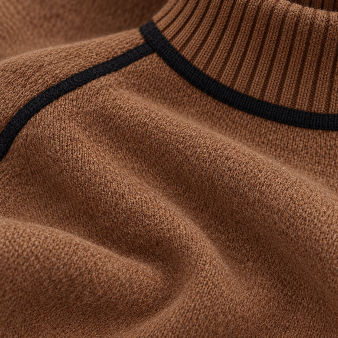 Rullekravesweater til dame med figurnær pasform
