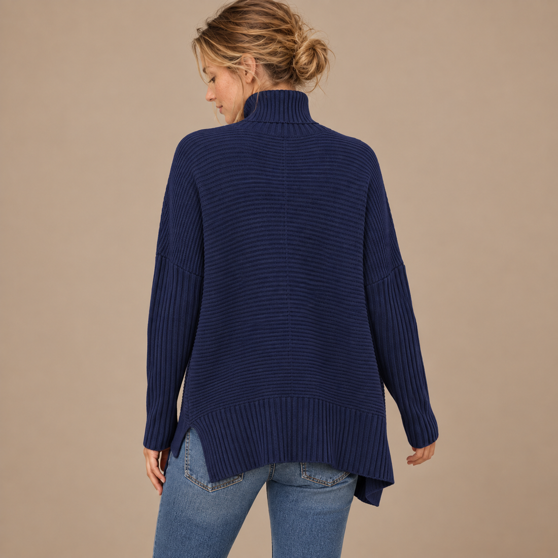 Rullekravesweater til dame med slidser i siden