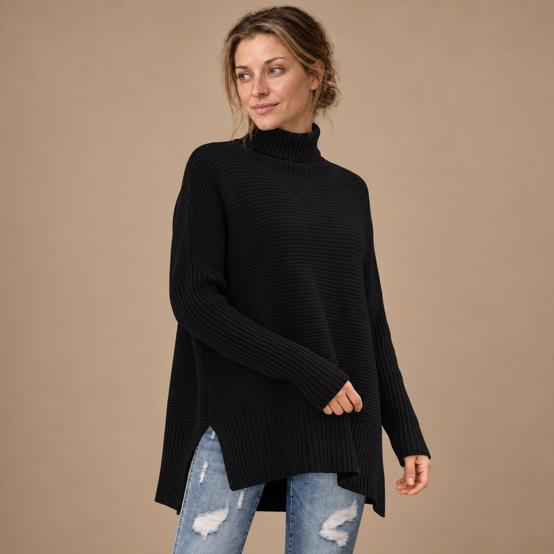 Rullekravesweater til dame med slidser i siden