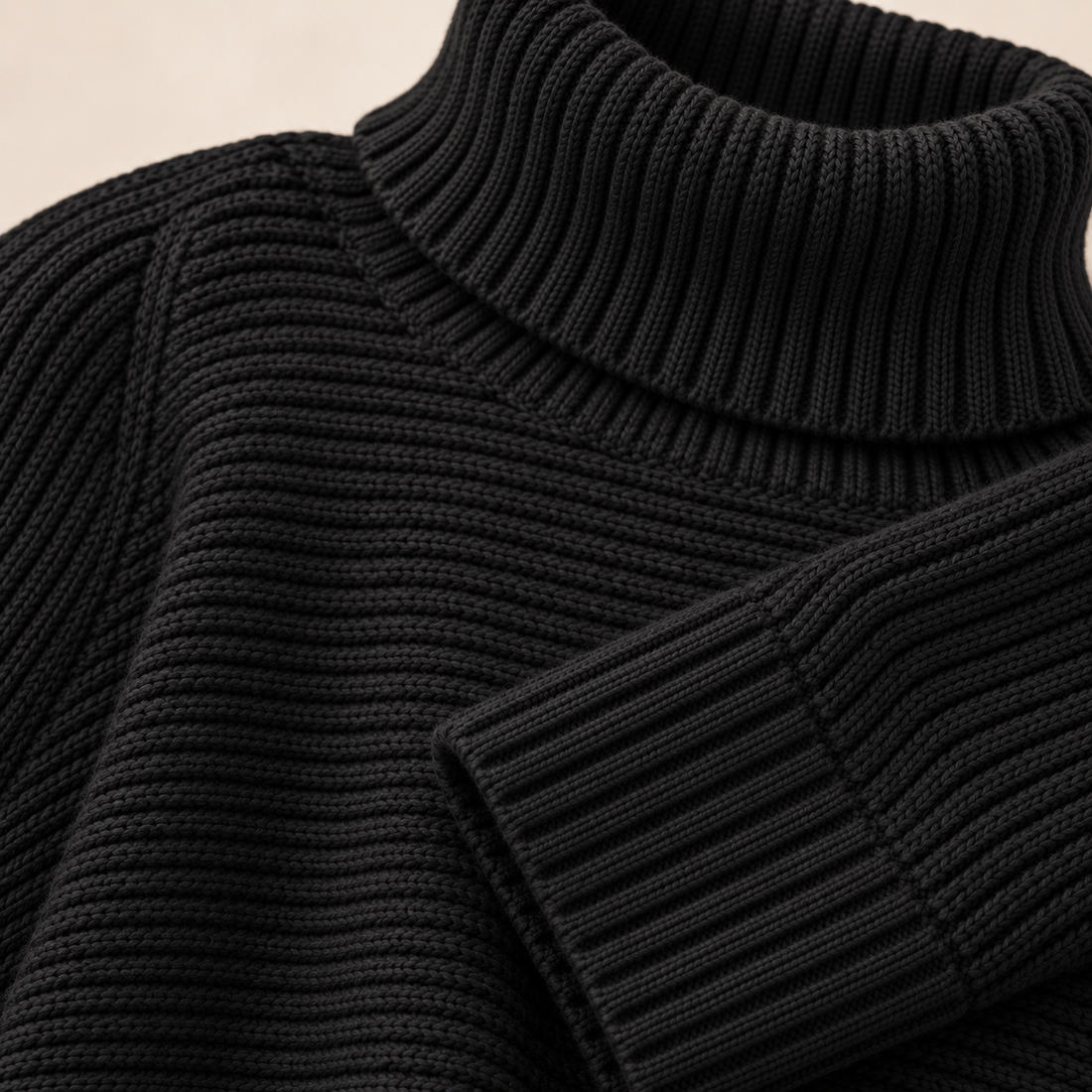 Rullekravesweater til dame med slidser i siden