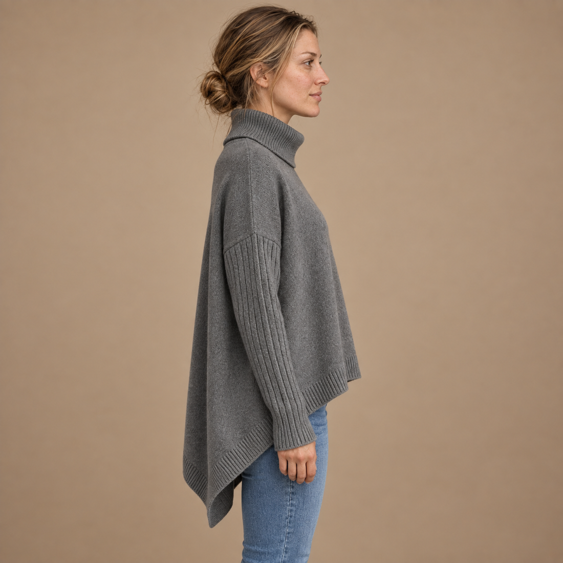 Løstsiddende rullekravesweater til dame